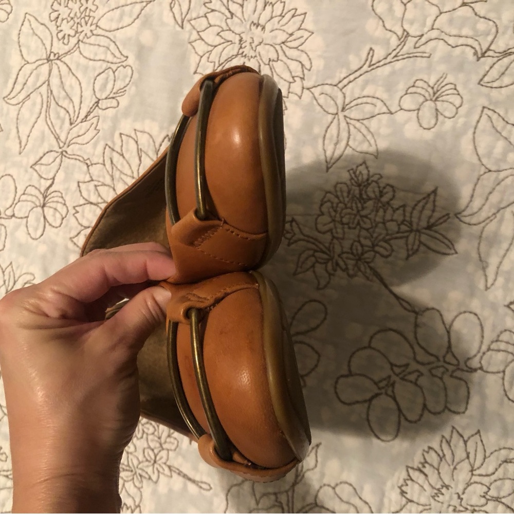 Stylish Tan Flats Women Shoes - Picture 4 of 7